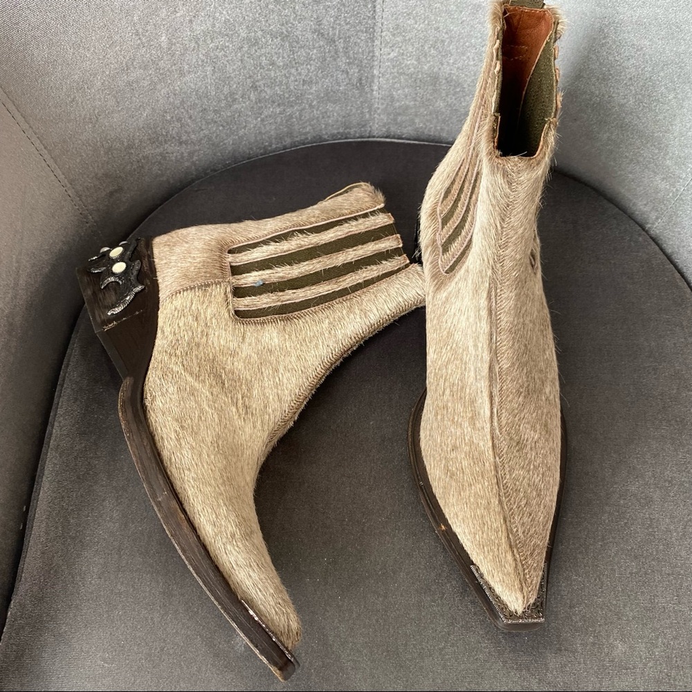 DONALD PLINER BOOTS